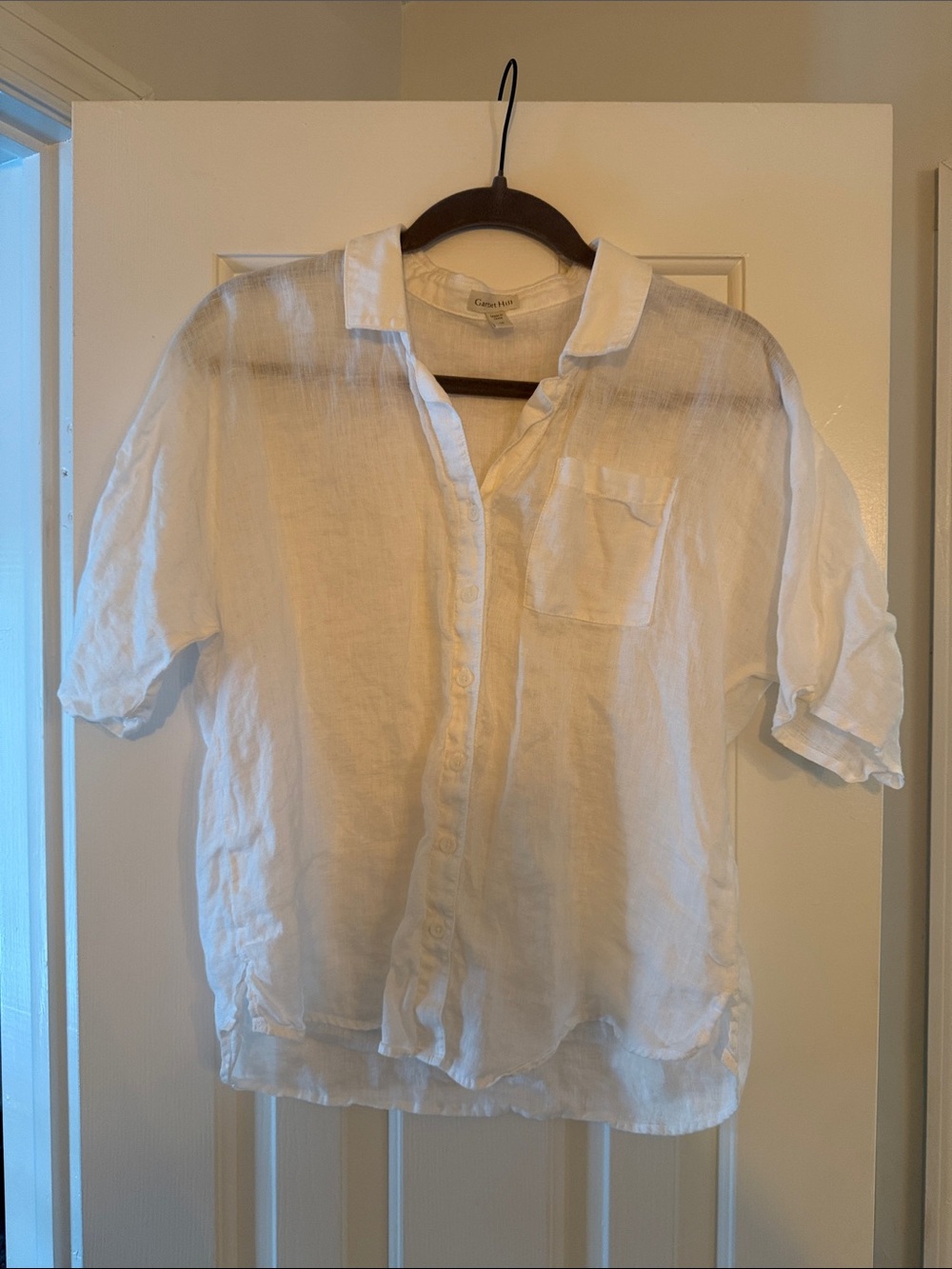 Casual White Linen Button-Up Shirt
